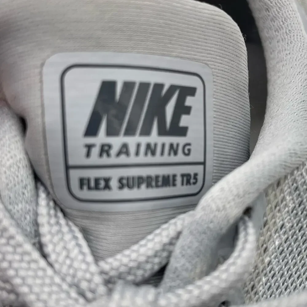 Nike Women's Flex Supreme TR 5 Training Shoe - Grey - 7